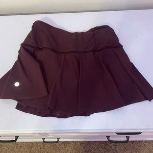 Maroon lululemon skirt (4)